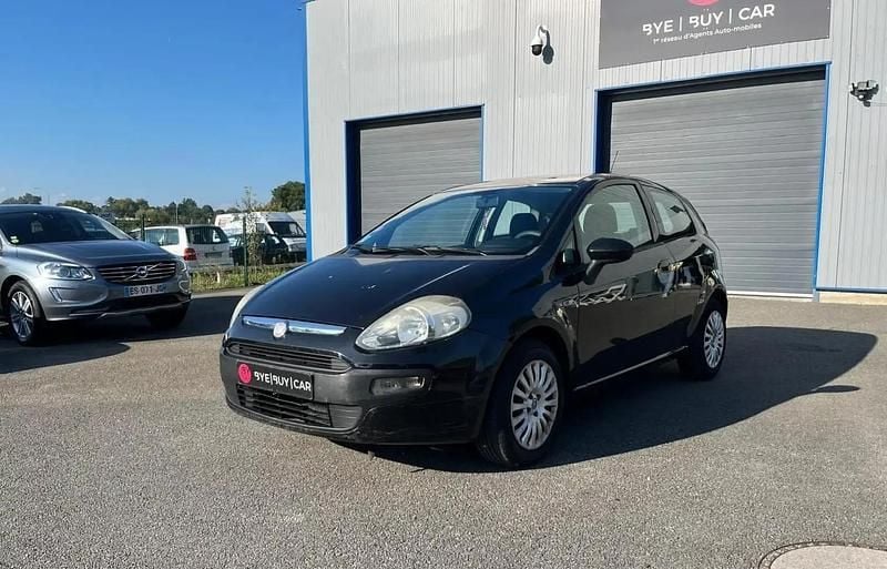 Noir Utilisé 2011 Fiat Grande Punto Dynamic Citadine | 2 990 € - Image 1/4