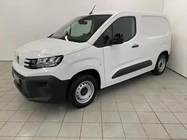 Occasion Peugeot Partner Premium 2025 Blanc icy Monospace