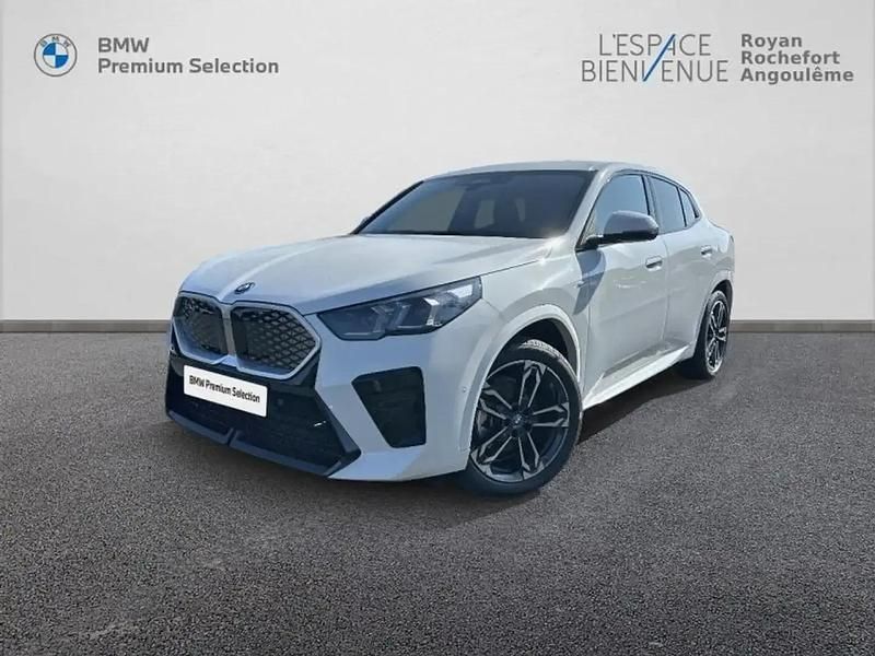 Blanc Utilisé 2025 BMW iX2 M Sport SUV | 44 990 € (Bon prix) - Image 1/4