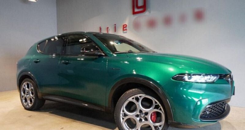 Utilisé 2023 Alfa Romeo Tonale Veloce SUV | 42 900 € - Image 1/4