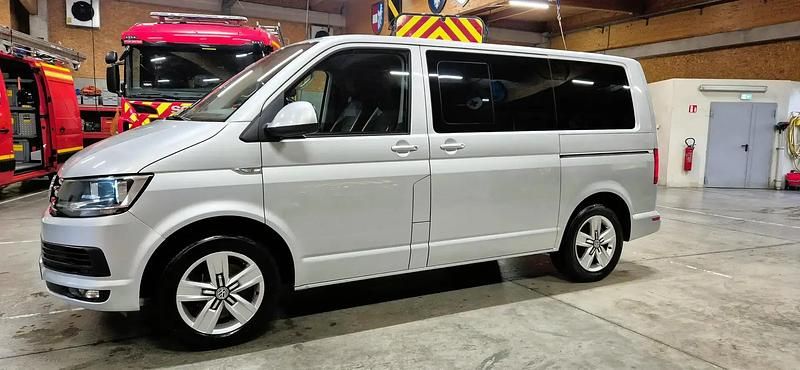 Gris Occasion 2017 VW Multivan Van | 35 900 € (Super prix) - Image 1/4