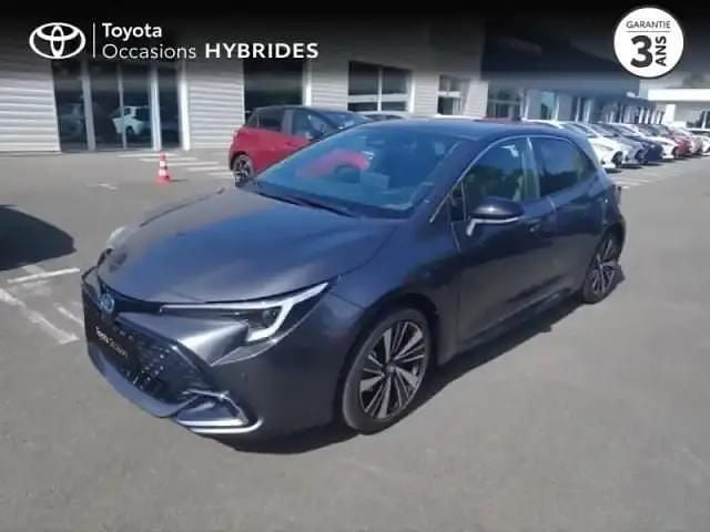 Gris atlas métallisé Utilisé 2025 Toyota Corolla Design Berline | 30 990 € (Prix assez cher) - Image 1/4