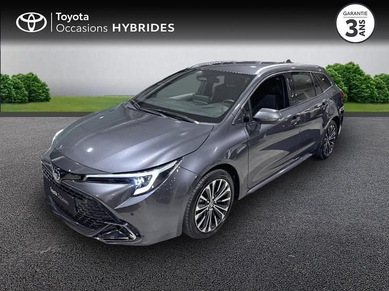 Gris atlas métallisé Utilisé 2024 Toyota Corolla Design Berline | 26 990 € (Prix juste) - Image 1/4