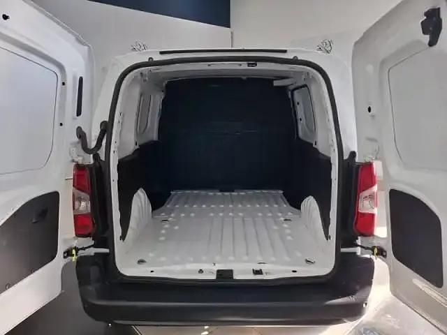 Blanc Utilisé 2021 Peugeot Partner S Van | 13 700 € - Image 1/4