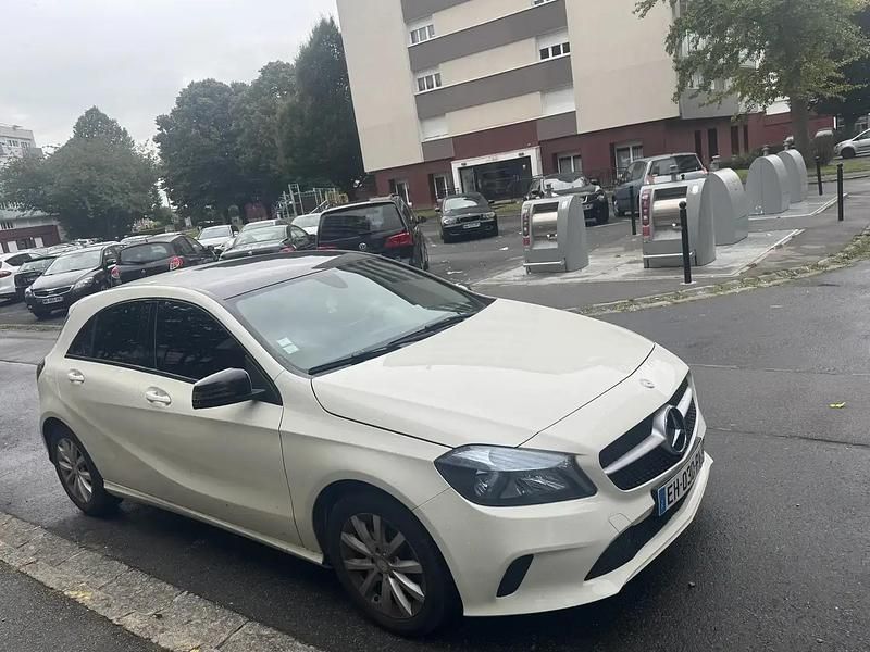 Blanc Utilisé 2016 Mercedes A180 Berline | 11 800 € (Prix juste) - Image 1/4