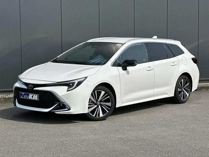 Blanc Nouvelle 2025 Toyota Corolla Sport Break | 30 980 € (Prix juste) - Image 1/4