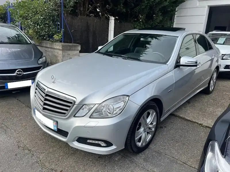 Gris Utilisé 2010 Mercedes E350 Avantgarde Berline | 12 990 € - Image 1/4