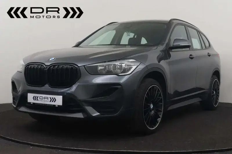 Gris Utilisé 2020 BMW X1 Advantage SUV | 20 995 € (Super prix) - Image 1/4