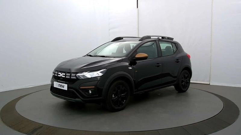 Noir Occasion 2025 Dacia Sandero Extreme Citadine | 18 490 € (Prix assez cher) - Image 1/4