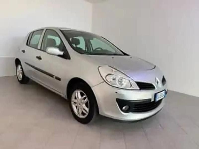 Occasion 2007 Renault Clio II Initiale Berline | 2 500 € (Bon prix) - Image 1/4