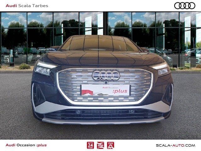 Bleu navarre métallisé Utilisé 2025 Audi Q4 e-tron S-Line SUV | 59 990 € - Image 1/3
