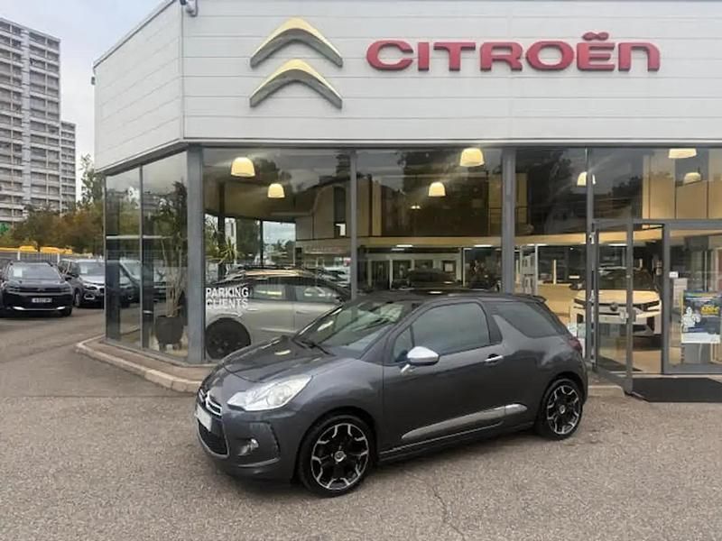 Gris Utilisé 2012 Citroën DS3 Sport Chic Berline | 8 900 € - Image 1/4