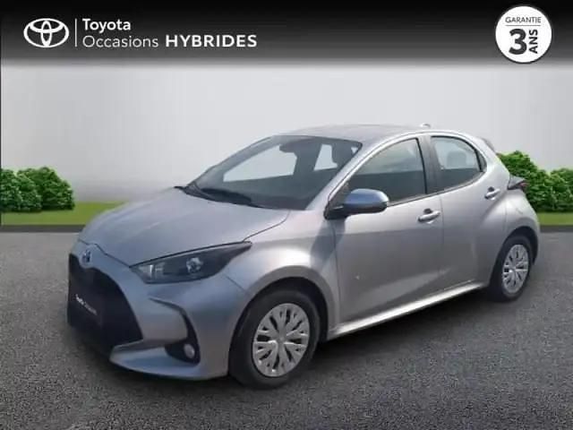 Gris Utilisé 2023 Toyota Yaris Hybrid Business Edition Berline | 19 990 € (Prix juste) - Image 1/4
