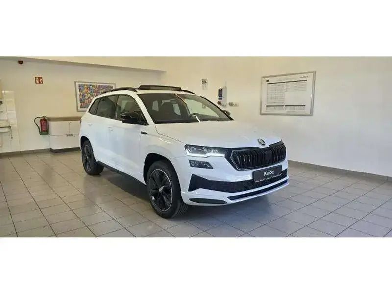 Blanc Utilisé 2025 Skoda Karoq SportLine SUV | 46 892 € - Image 1/4