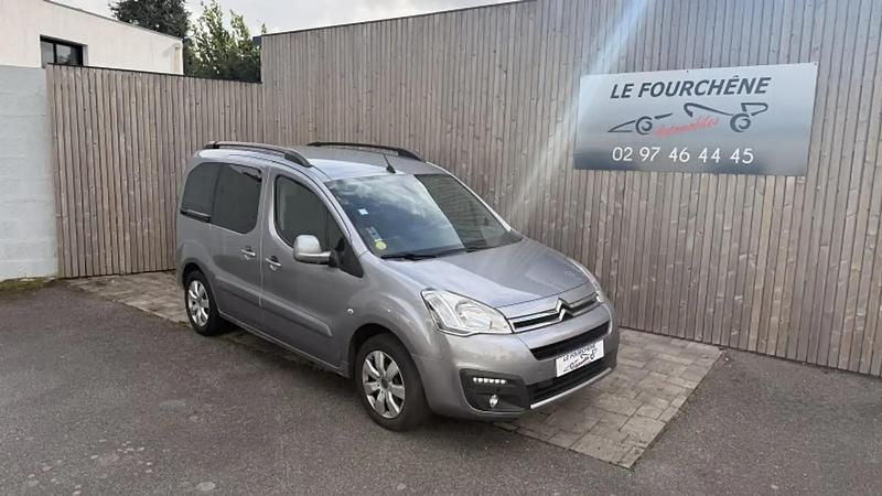 Gris Utilisé 2016 Citroën Berlingo Shine Monospace | 12 890 € (Prix cher) - Image 1/4