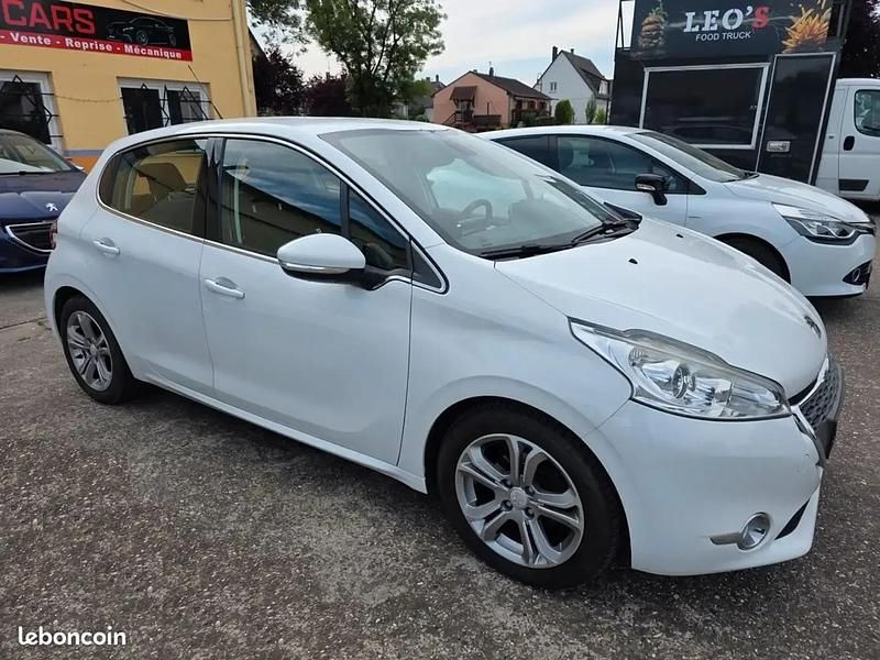 Utilisé 2013 Peugeot 208 Allure Citadine | 7 490 € (Prix juste) - Image 1/4