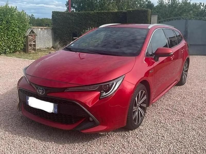 Rouge Utilisé 2021 Toyota Corolla Design Berline | 15 400 € - Image 1/4