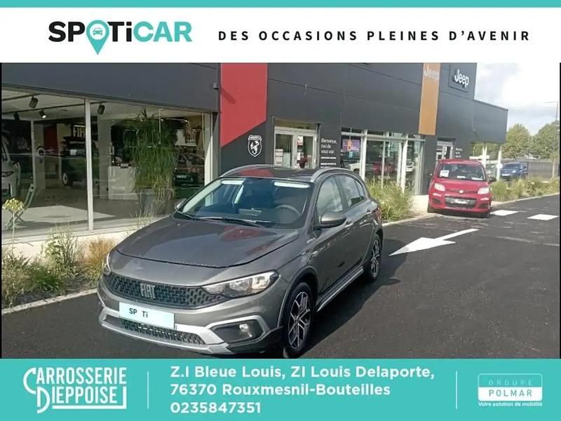 Gris Utilisé 2023 Fiat Tipo Cross Berline | 17 500 € (Prix juste) - Image 1/4