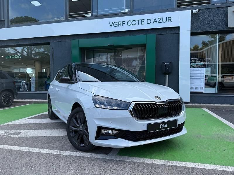Blanc lune métallisé (color concept) Utilisé 2025 Skoda Fabia Clever Berline | 23 390 € (Prix cher) - Image 1/4