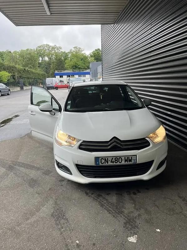 Occasion 2012 Citroën C4 Exclusive Berline | 4 900 € - Image 1/4