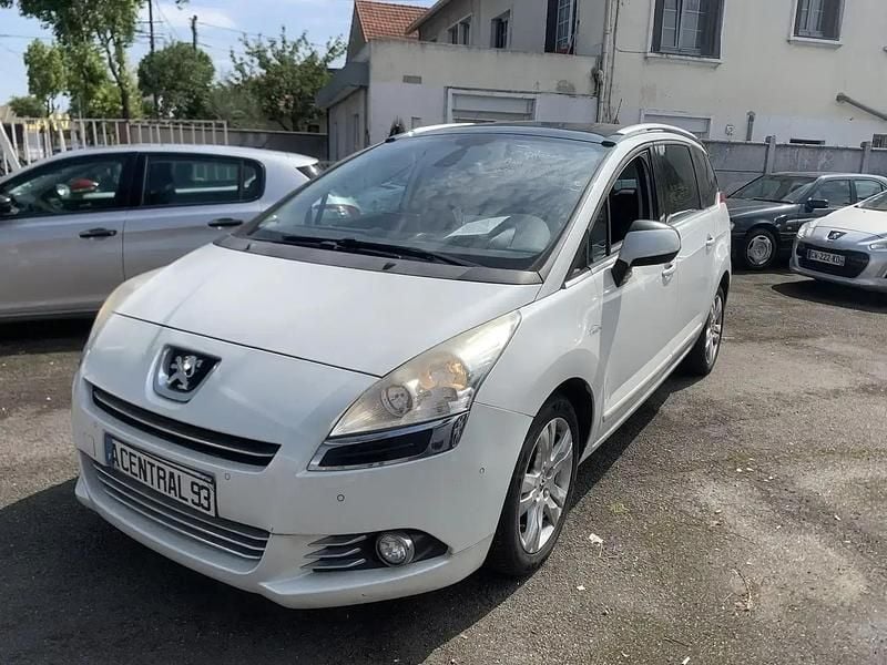 Blanc Utilisé 2013 Peugeot 5008 Allure Monospace | 6 940 € (Bon prix) - Image 1/4