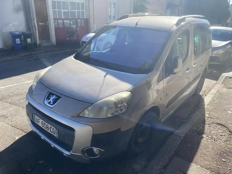 Utilisé 2009 Peugeot Partner Tepee Outdoor Monospace | 2 500 € - Image 1/4