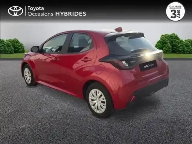 Occasion Toyota Yaris Hybrid 116 ch (85 kW) 2024 Rouge intense (n) Berline