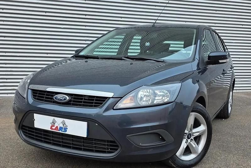 Gris Occasion 2010 Ford Focus Style Berline | 8 990 € (Prix cher) - Image 1/4