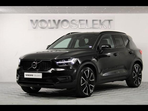 Noir Utilisé 2023 Volvo XC40 Plus SUV | 39 900 € (Prix assez cher) - Image 1/4