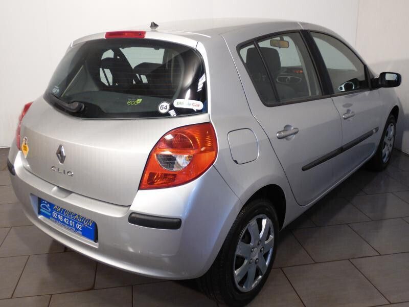 Occasion Renault Clio II 70 ch (51 kW) 2008 Gris Citadine