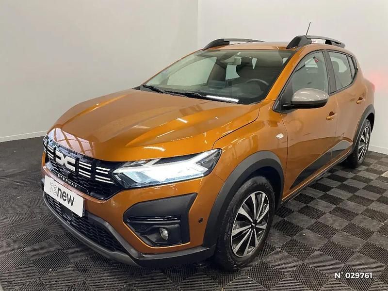 Orange Utilisé 2023 Dacia Sandero Expression | 15 990 € (Prix juste) - Image 1/4
