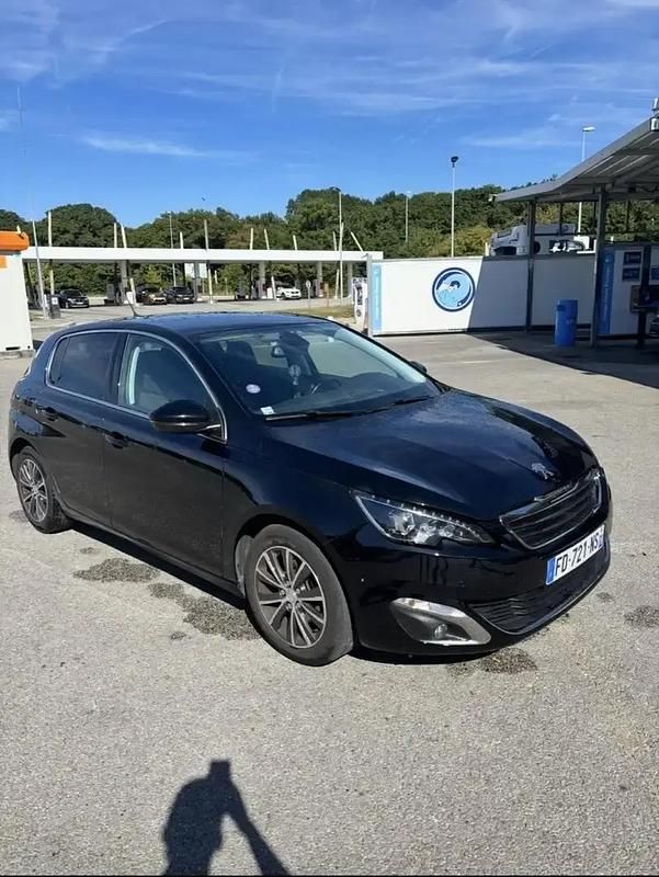 Utilisé 2017 Peugeot 308 Allure Berline | 10 000 € (Prix juste) - Image 1/4