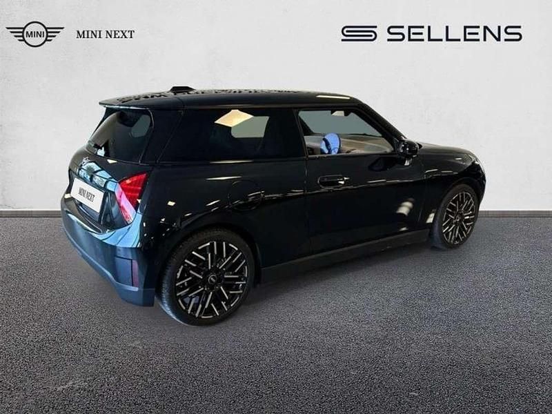 Occasion Mini Cooper Favoured 136 kW (186 ch) 2024 Noir Citadine