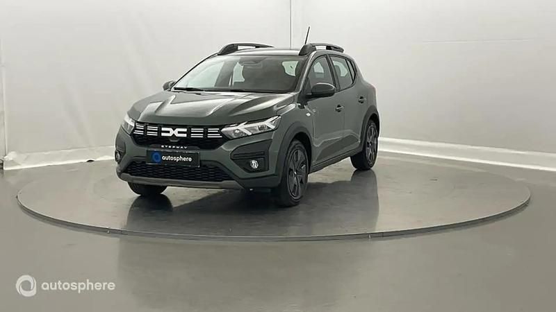 Gris Occasion 2024 Dacia Sandero Expression Berline | 16 299 € (Prix juste) - Image 1/4