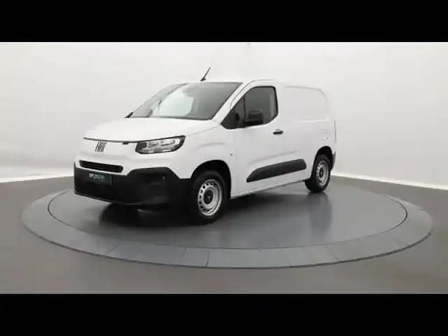 Blanc Nouvelle 2025 Fiat Doblò Connect Monospace | 19 590 € (Prix juste) - Image 1/4