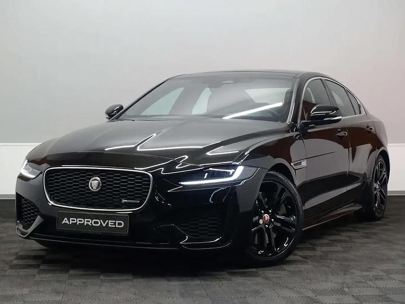 Noir Utilisé 2023 Jaguar XE R-Dynamic Berline | 43 066 € - Image 1/4
