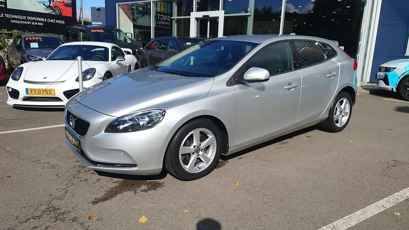 Argent Utilisé 2018 Volvo V40 Kinetic Break | 13 900 € (Prix juste) - Image 1/4