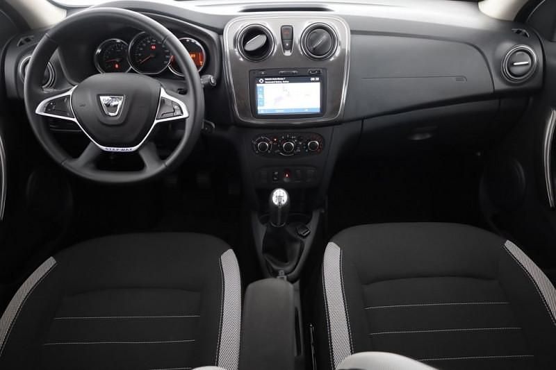 Image 3/4