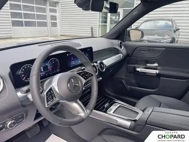 Nouvelle Mercedes GLB200 2025 Gris montagne métallisée SUV