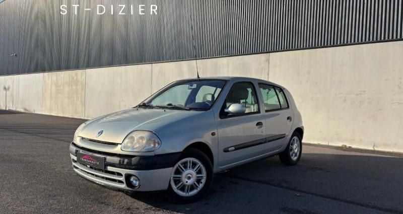 Gris Occasion 2000 Renault Clio II Initiale Citadine | 5 490 € (Prix juste) - Image 1/4