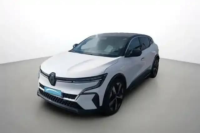 Blanc 369 noir gne Occasion 2022 Renault Megane E-Tech Berline | 22 590 € (Prix juste) - Image 1/4