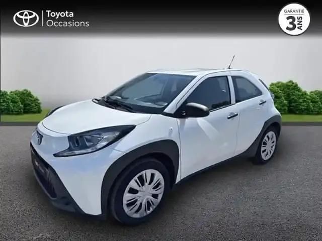 Blanc Utilisé 2023 Toyota Aygo X Active SUV | 13 980 € - Image 1/4