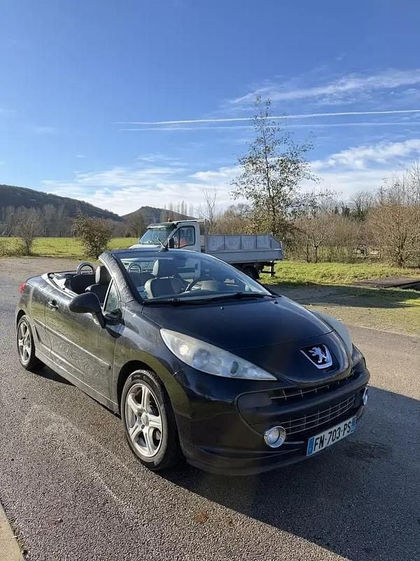 Noir Occasion 2008 Peugeot 207 CC Roland Garros Cabriolet | 3 990 € (Prix juste) - Image 1/4
