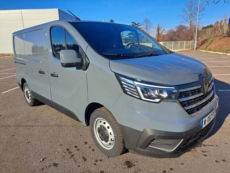 Gris Nouvelle 2025 Renault Trafic Van | 33 588 € (Super prix) - Image 1/4