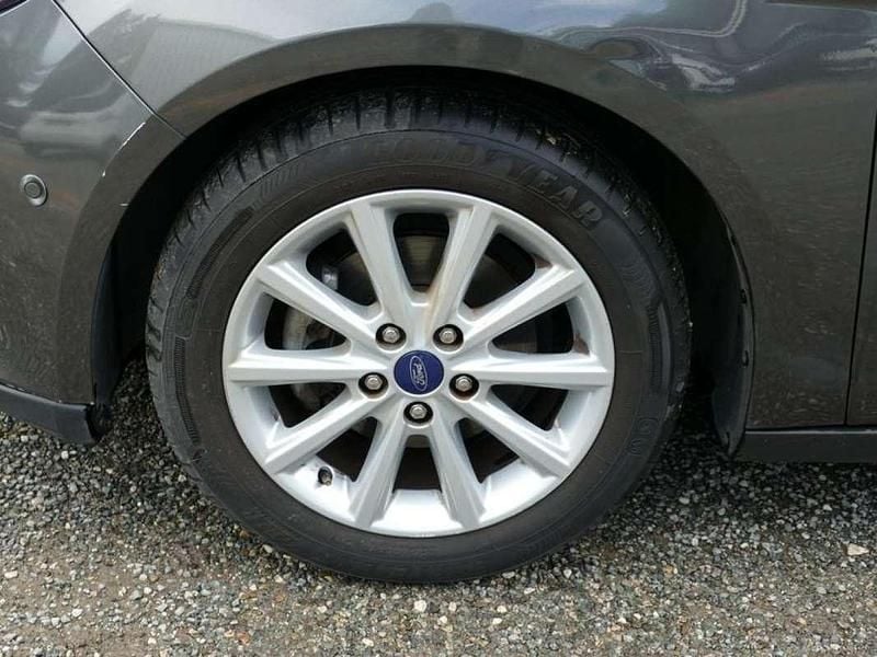 Occasion Ford Focus Titanium 125 ch (91 kW) 2018 Gris Berline