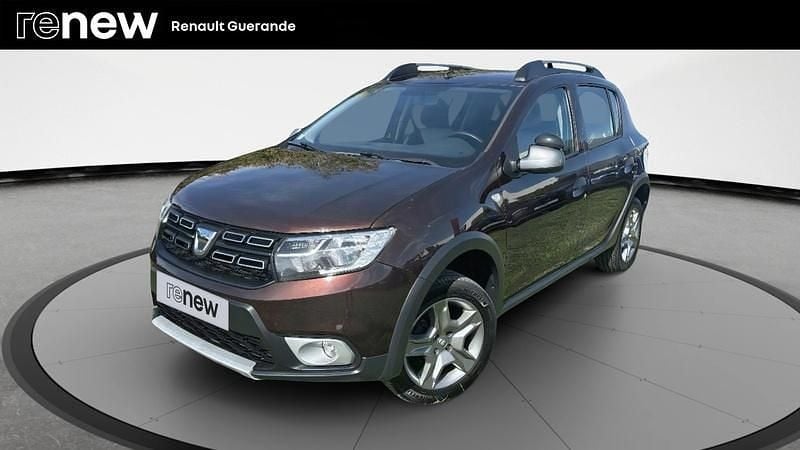 Marron Utilisé 2017 Dacia Sandero Stepway Citadine | 9 990 € (Prix juste) - Image 1/4
