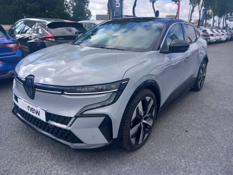 Gris Utilisé 2023 Renault Mégane Techno Berline | 29 490 € (Prix juste) - Image 1/4