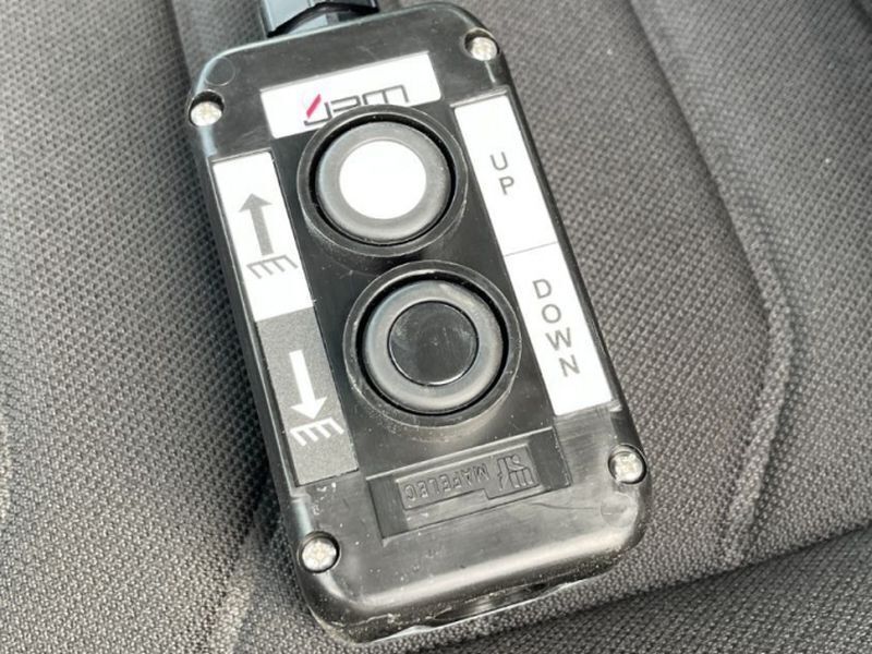 Image 4/4