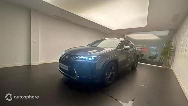 Gris Occasion 2025 Lexus UX 300h SUV | 41 990 € - Image 1/4