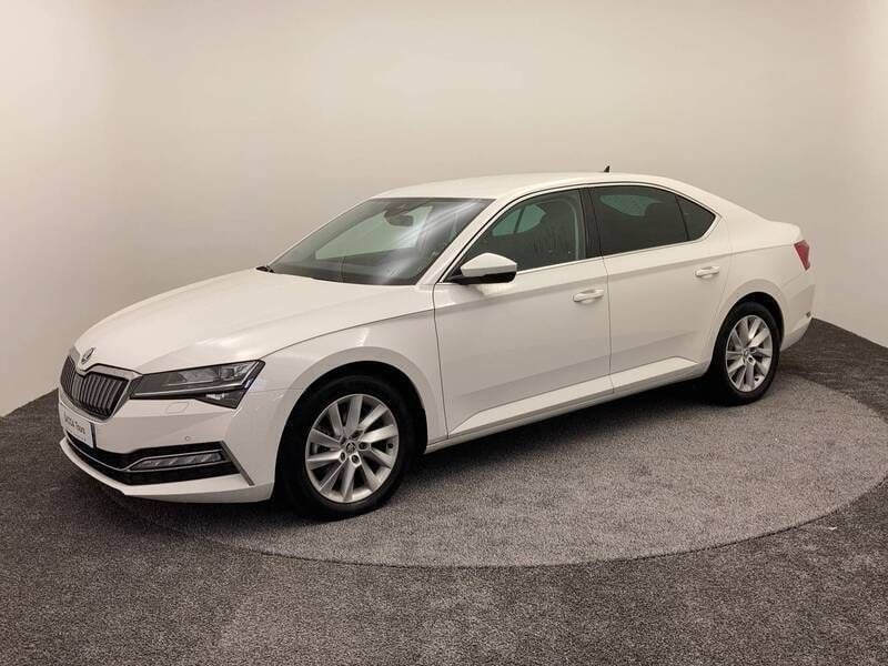 Blanc Utilisé 2020 Skoda Superb Berline | 37 400 € (Prix cher) - Image 1/3
